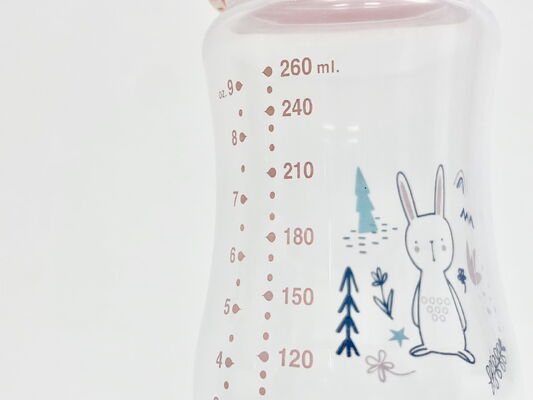 بطری نوزاد ضد کولیک با طراحی جدید 2026، بدون BPA، ساخته شده از پلی پروپیلن (PP) با سر شیشه سیلیکونی، مناسب برای 0 تا 12 ماه